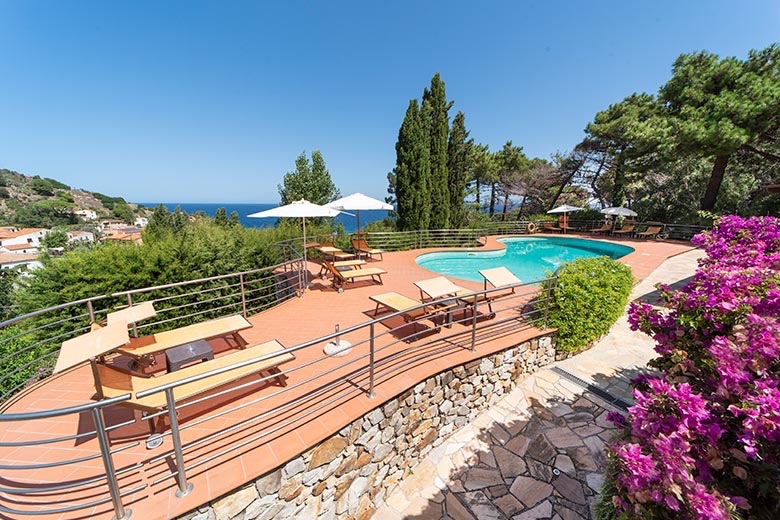 Residenza turistico-alberghiera con 7 appartamenti e piscina — 3