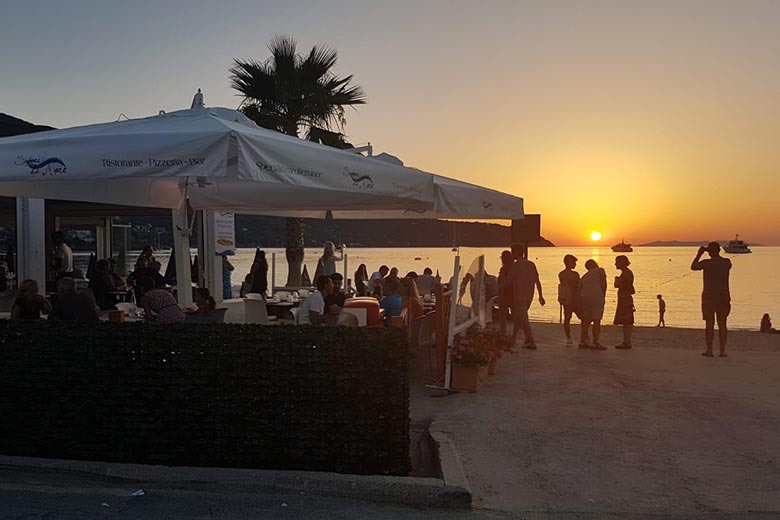 Ristorante pizzeria bar su una delle spiagge più belle — 2