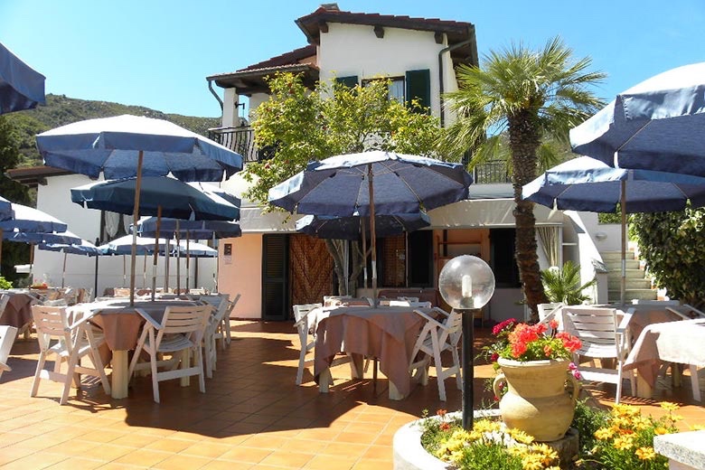 Hotel due stelle con 26 camere vista mare — 1