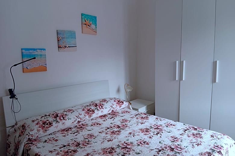 Ampio appartamento con quattro camere — 2