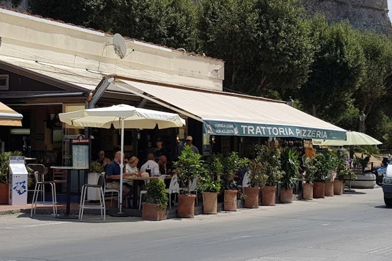 Ristorante pizzeria bar in zona di grande passaggio — 1