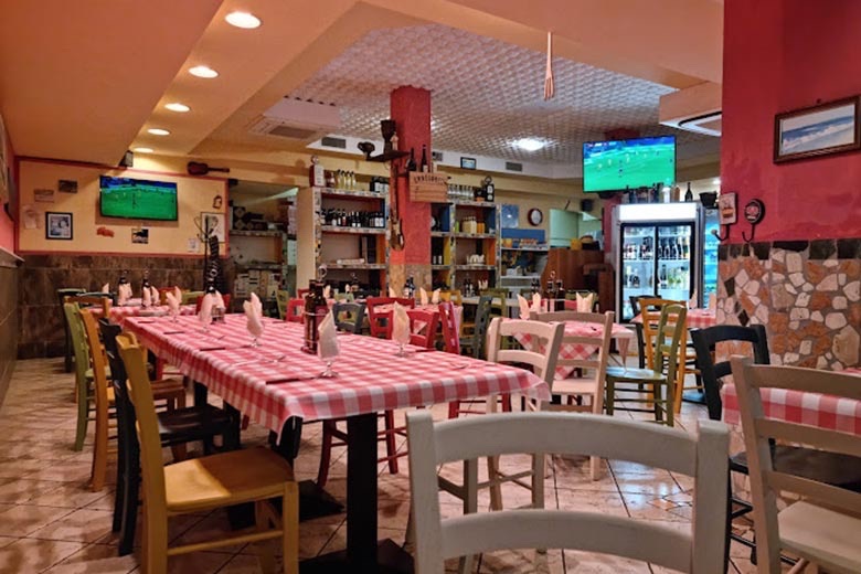 Ristorante pizzeria bar in zona di grande passaggio — 2