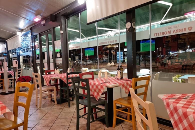 Ristorante pizzeria bar in zona di grande passaggio — 3