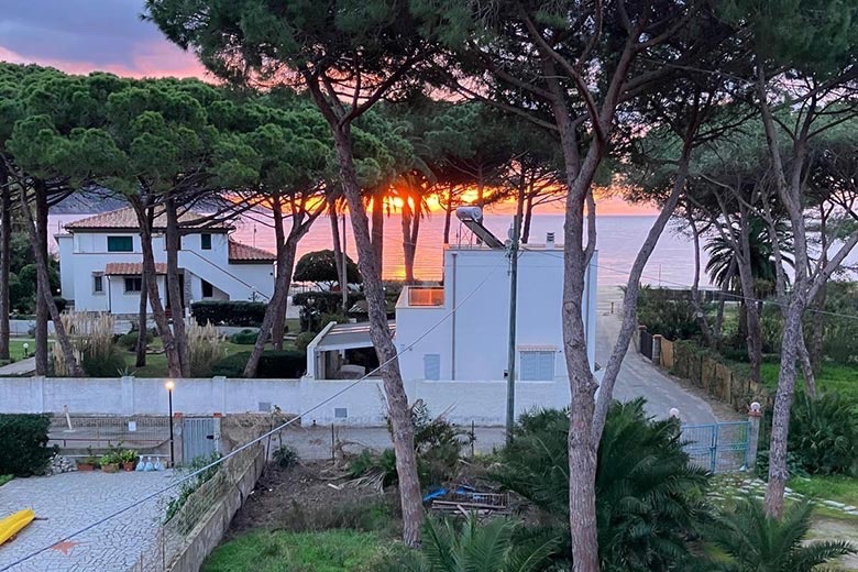Appartamento ristrutturato a 50 metri dal mare — 1